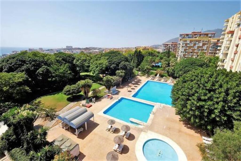 Apt Con Espectacular Vista, Piscinas, Recep 24 Hs ベナルマデナ エクステリア 写真